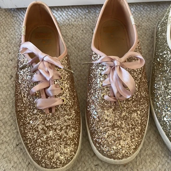 (SET IS SOLD) - Picture 2 of 4